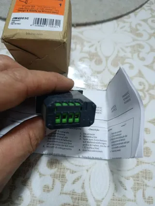 Bticino JW4003C Pulsante LED 100-240V