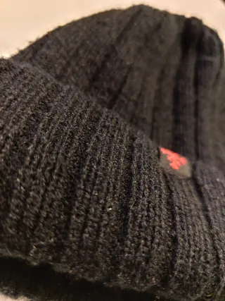 Berretto ragazzo/a nero con fiocco di neve