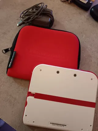 Nintendo 2DS Blanca y Roja