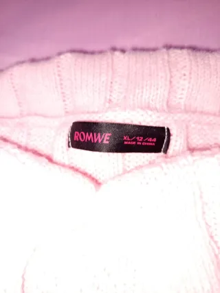 Jersey rosa aesthetic con puntillas de encaje