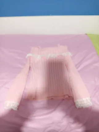 Jersey rosa aesthetic con puntillas de encaje