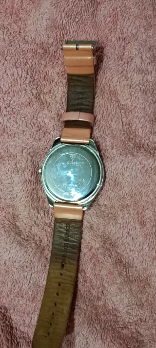 Reloj Guess Correa Corazones Rosa y Plata