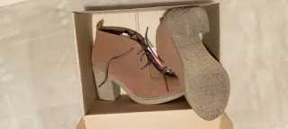 Botín tacón marrón