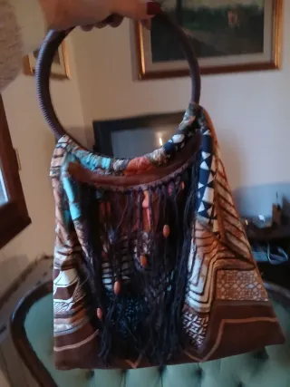 Borsa a spalla con frange