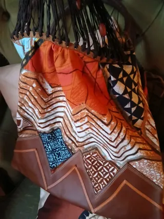 Borsa a spalla con frange