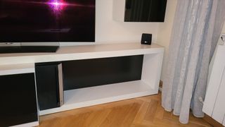 Home Cinema LG Inalámbrico 5.1 + Pedestales