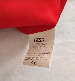 Vestido rojo hombros descubiertos