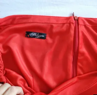 Vestido rojo hombros descubiertos