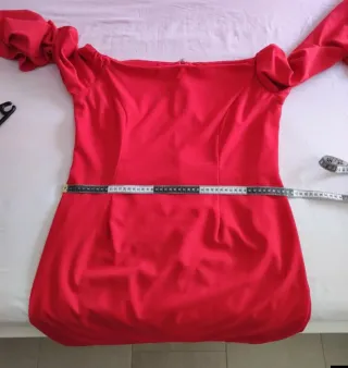 Vestido rojo hombros descubiertos