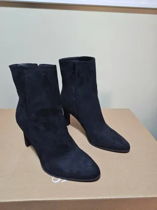 Botines tacón terciopelo negro punta