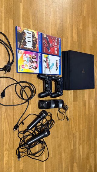 PS4 Pro + Juegos y Mandos