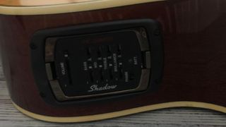 Guitarra Electroacústica Vintage VEC350NF