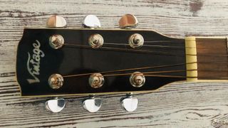 Guitarra Electroacústica Vintage VEC350NF