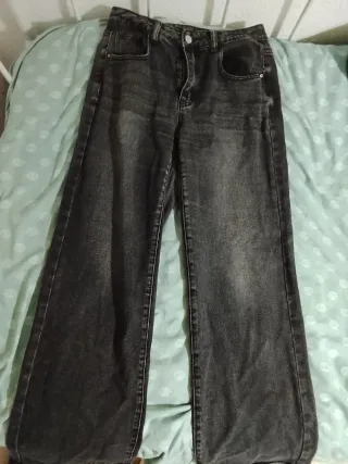 Pantalones vaqueros grises anchos rectos