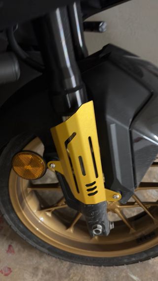 Accesorios Honda ADV 350 Dorados