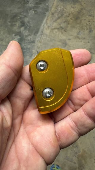 Accesorios Honda ADV 350 Dorados