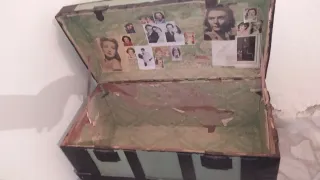 Baúl antiguo madera y metal