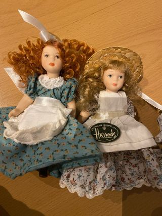 4 Muñecas porcelana. 15 cm. Colección.