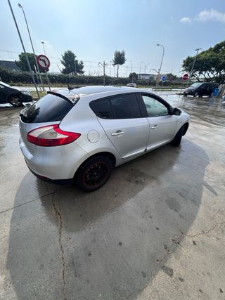 Renault 1.5 2010  motor dañado