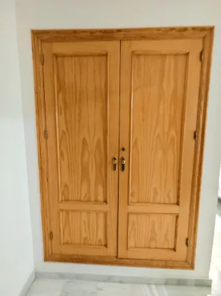 Puerta de armario de madera 136x196