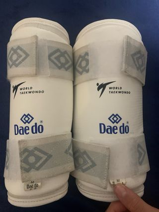 Casco y protecciones Taekwondo Daedo