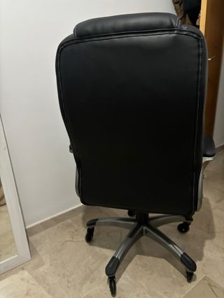 Silla de escritorio giratoria negra