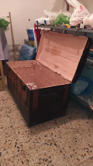 Baúl antiguo decorado