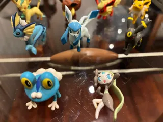 Lote 10 figuras Pokémon Tomy