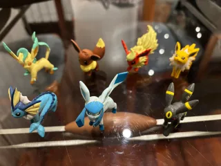 Lote 10 figuras Pokémon Tomy