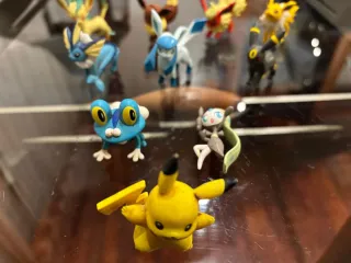 Lote 10 figuras Pokémon Tomy