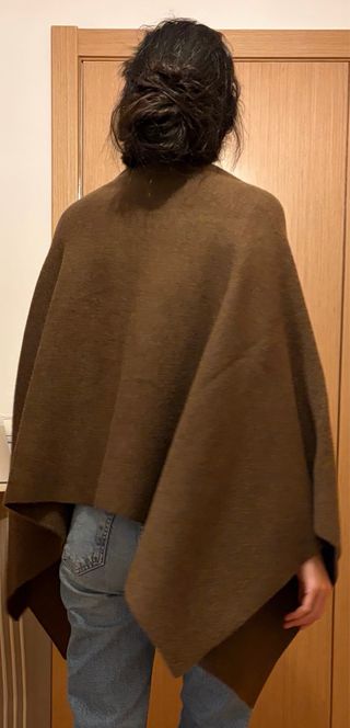 Capa Zara punto cuello redondo marrón