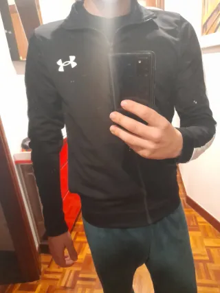 Sudadera Under Armour Negra y Blanca