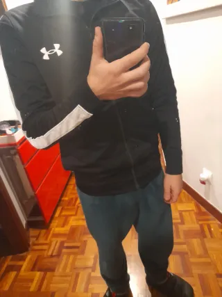 Sudadera Under Armour Negra y Blanca