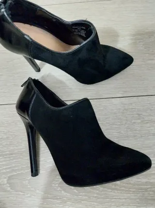 Zapatos de tacón negros