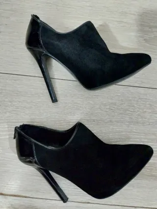 Zapatos de tacón negros