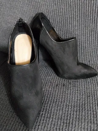 Zapatos de tacón negros