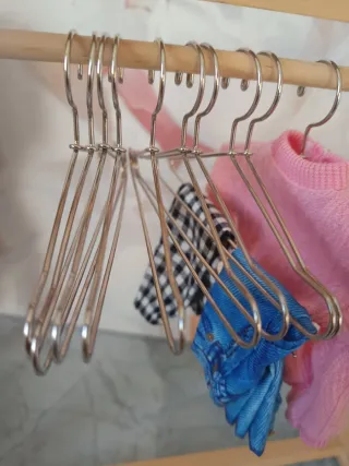 Percheros de muñeca Armario con Perchas