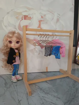 Percheros de muñeca Armario con Perchas