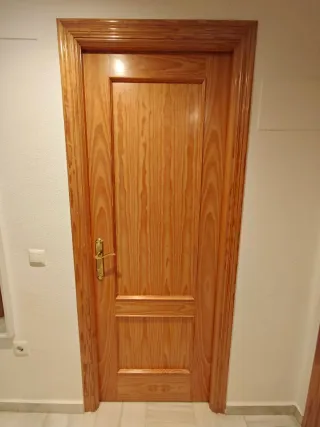 Puerta de madera interior 88'5x210