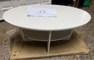 Mesa de centro ovalada blanca