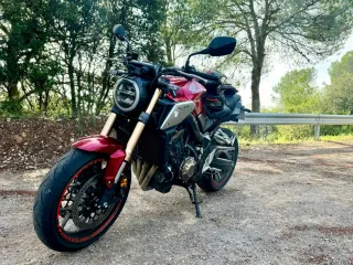 Honda CB650R Roja 2022