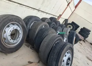 Ruedas de camión Número de móvil: 635 74 22 20