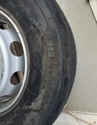 Ruedas de camión Número de móvil: 635 74 22 20