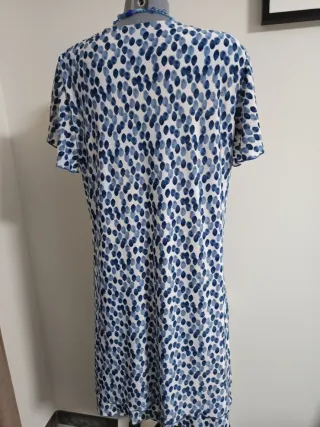 Vestido corto estampado azul y blanco