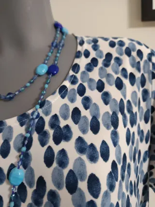 Vestido corto estampado azul y blanco