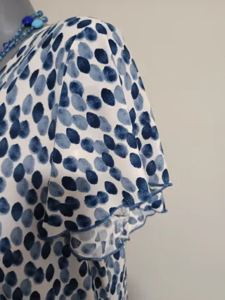 Vestido corto estampado azul y blanco