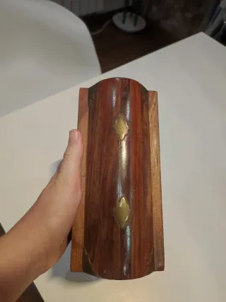 Caja joyero madera con detalles metálicos