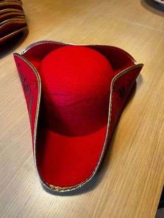 23 Sombreros Piratas Capitán Morgan Rojo