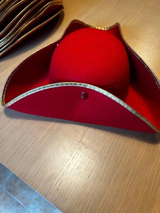 23 Sombreros Piratas Capitán Morgan Rojo