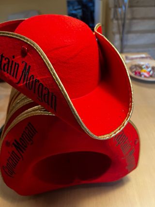 23 Sombreros Piratas Capitán Morgan Rojo